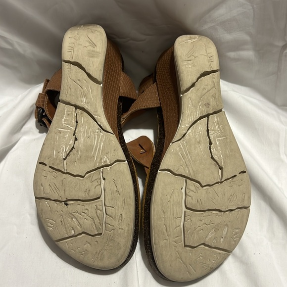 OTBT WEDGE SANDALS - Picture 2 of 3